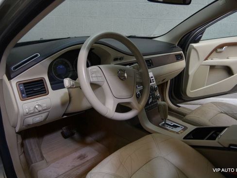 Used 2010 Volvo XC70 3.2 image 11