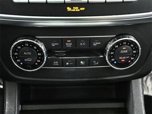 Used 2016 Mercedes-Benz GL 450 4MATIC w/ Premium I Package image 34