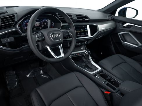 New 2025 Audi Q3 2.0T Premium image 7