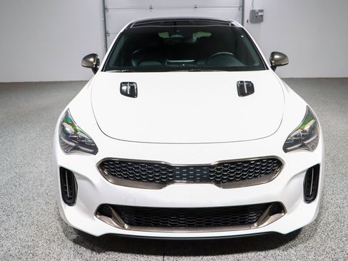 Used 2022 Kia Stinger GT1 RWD image 4