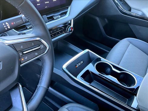 Used 2025 Chevrolet Equinox LT w/ Convenience Package II image 20