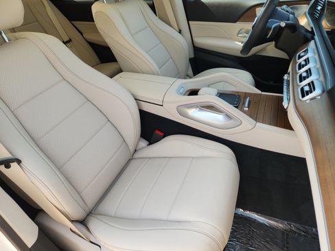 Used 2024 Mercedes-Benz GLE 450 4MATIC image 7