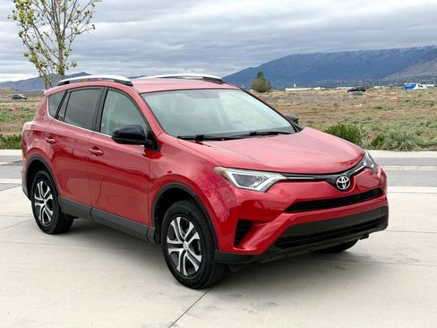 Used 2016 Toyota RAV4 LE AWD/4WD image 3