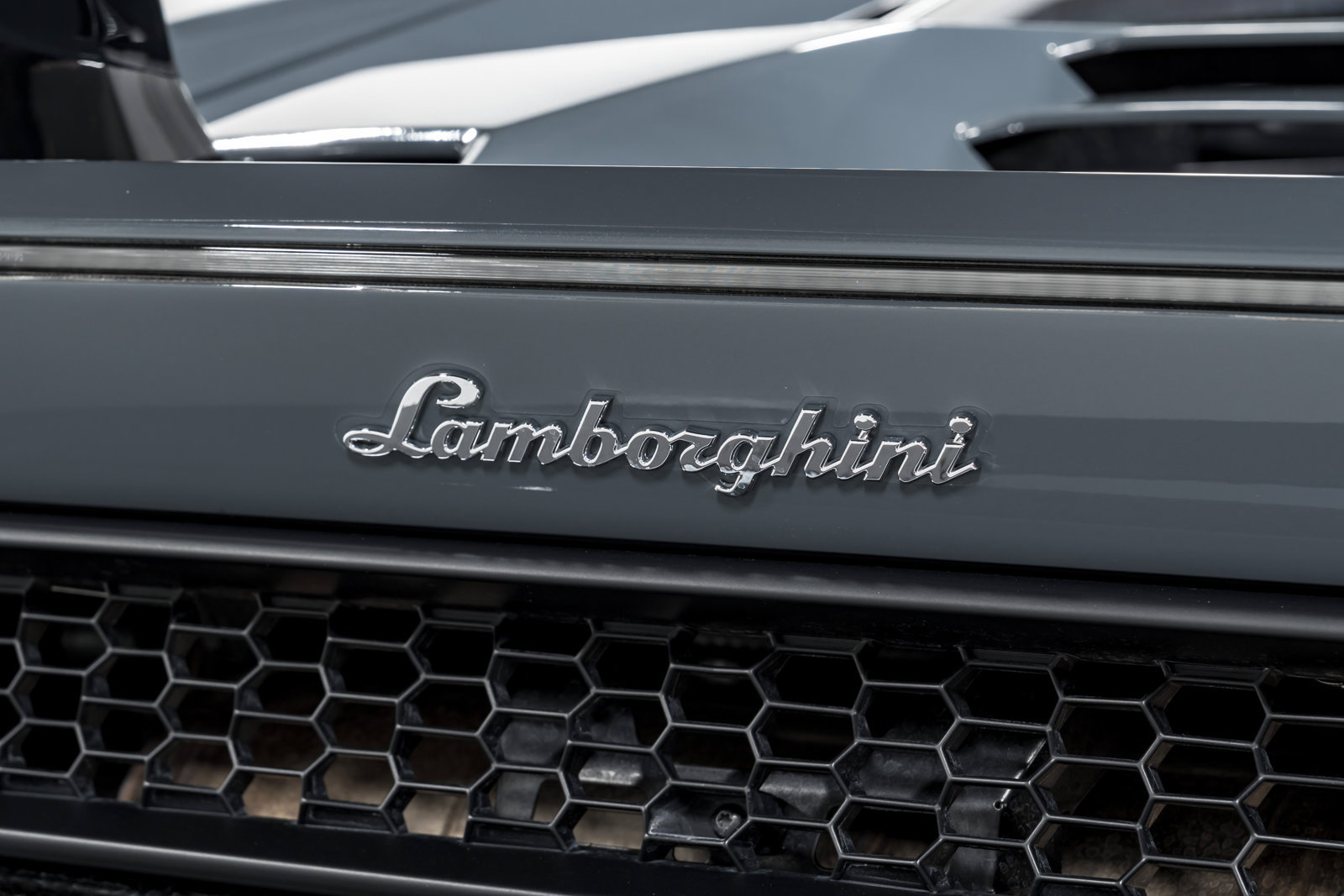 Used 2018 Lamborghini Huracan Performante AWD/4WD image 49