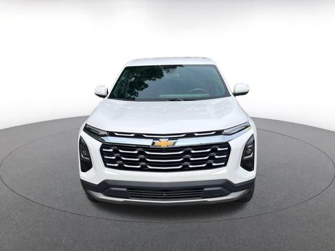 Used 2025 Chevrolet Equinox LT AWD/4WD image 2