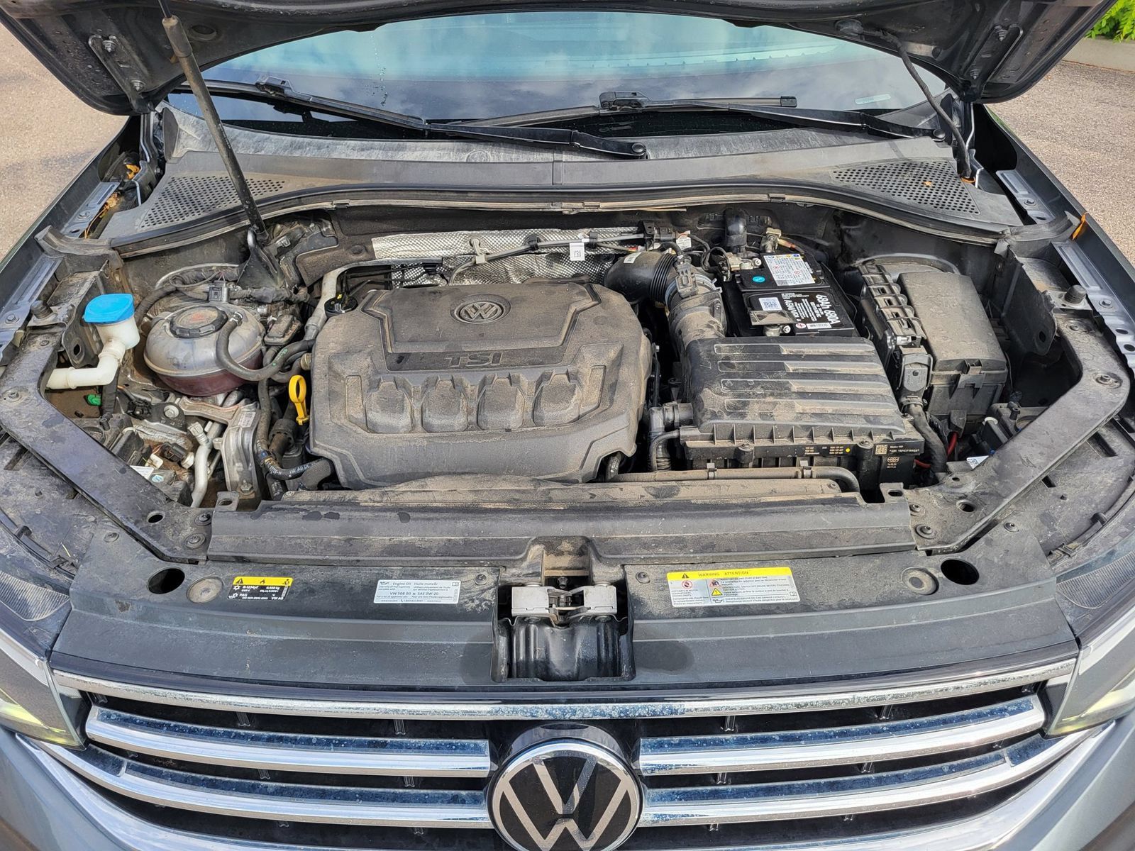 Used 2023 Volkswagen Tiguan SE w/ Panoramic Sunroof Package AWD/4WD image 30
