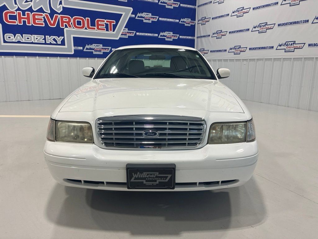 Used 2011 Ford Crown Victoria LX w/ Comfort Appearance Pkg RWD image 9