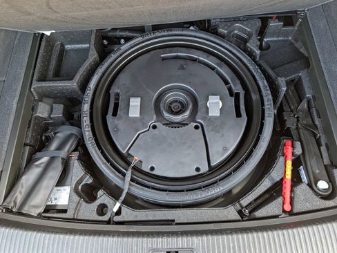 Used 2025 Audi Q5 2.0T Premium image 17