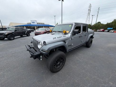Used 2020 Jeep Gladiator Sport w/ Quick Order Package 24S AWD/4WD image 15