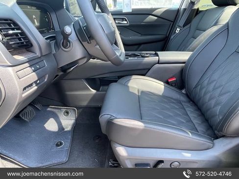 New 2026 Nissan Rogue Platinum w/ Platinum Premium Package AWD/4WD image 11