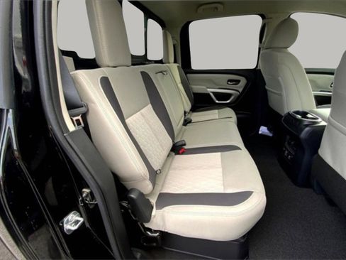 Used 2024 Nissan Titan SV w/ SV Convenience Package image 21