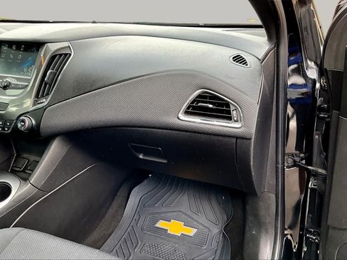 Used 2017 Chevrolet Cruze LT w/ Redline Edition FWD image 19