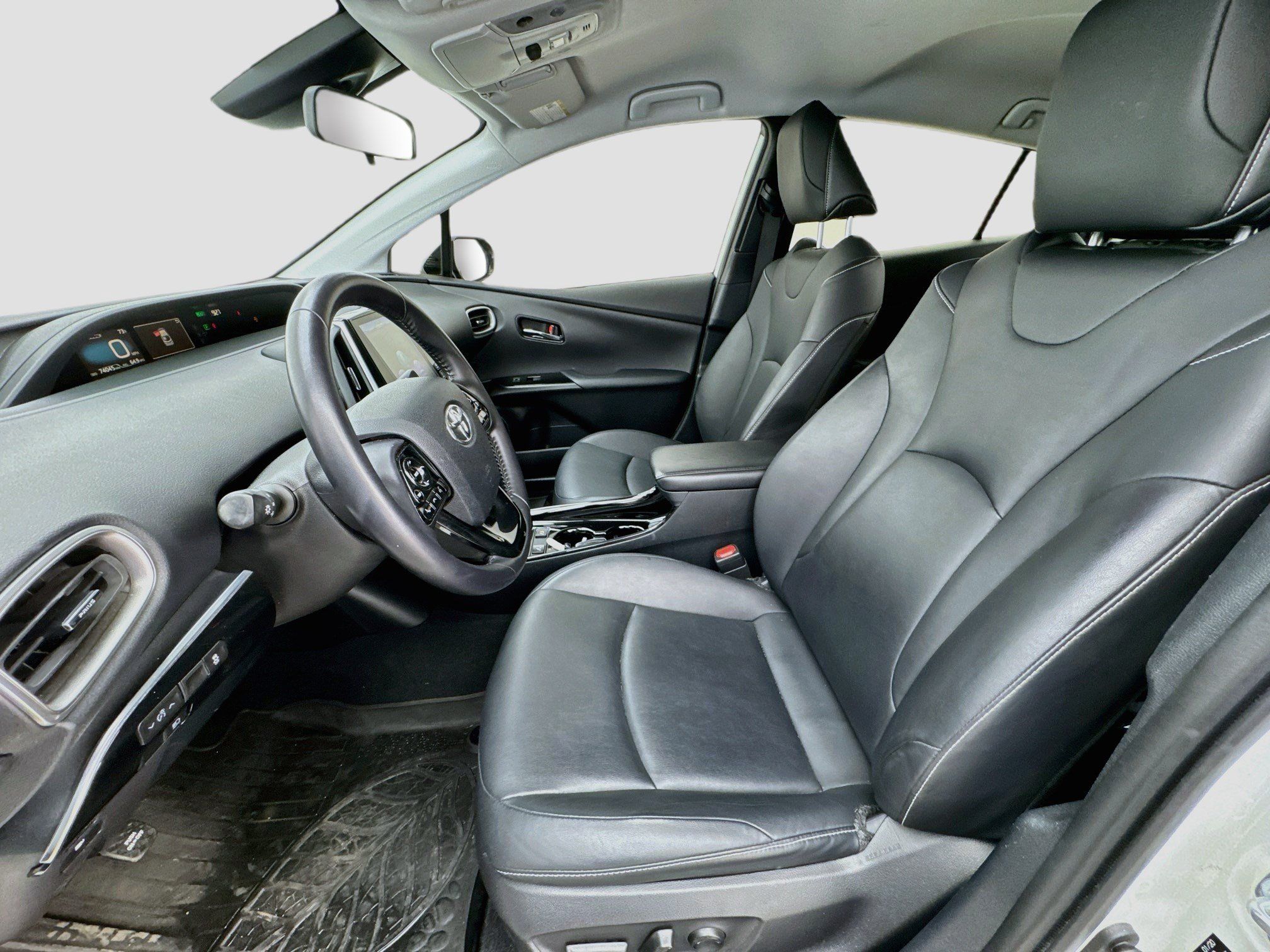 Used 2020 Toyota Prius Prime XLE FWD image 13