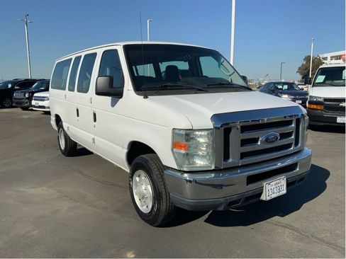 Used 2009 Ford E-150 and Econoline 150 Wagon image 3