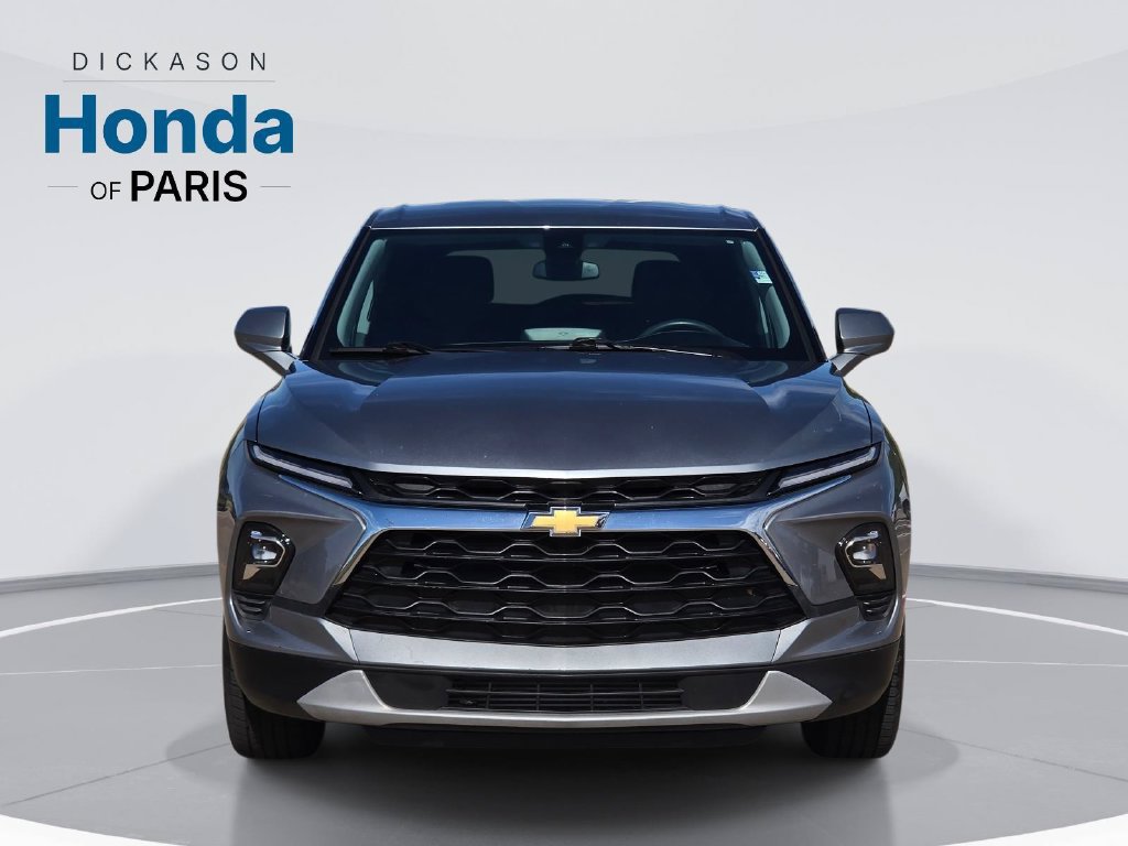 Used 2025 Chevrolet Blazer LT FWD image 2