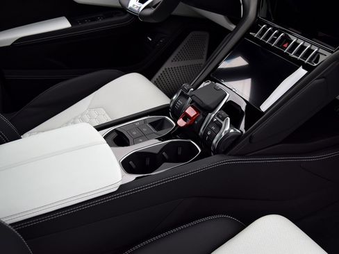 Used 2021 Lamborghini Urus image 22