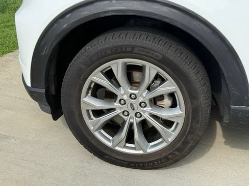 Used 2020 Ford Explorer XLT w/ Equipment Group 202A AWD/4WD image 5