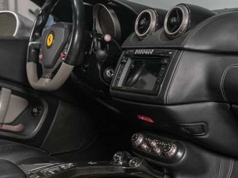 Used 2012 Ferrari California image 29