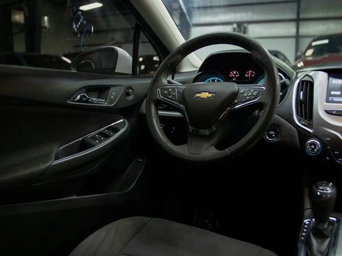 Used 2017 Chevrolet Cruze LT w/ Convenience Package image 36