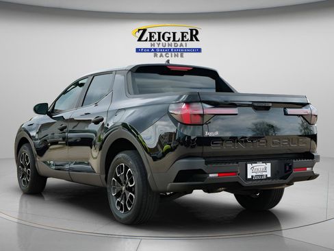 Certified 2024 Hyundai Santa Cruz SEL FWD image 5