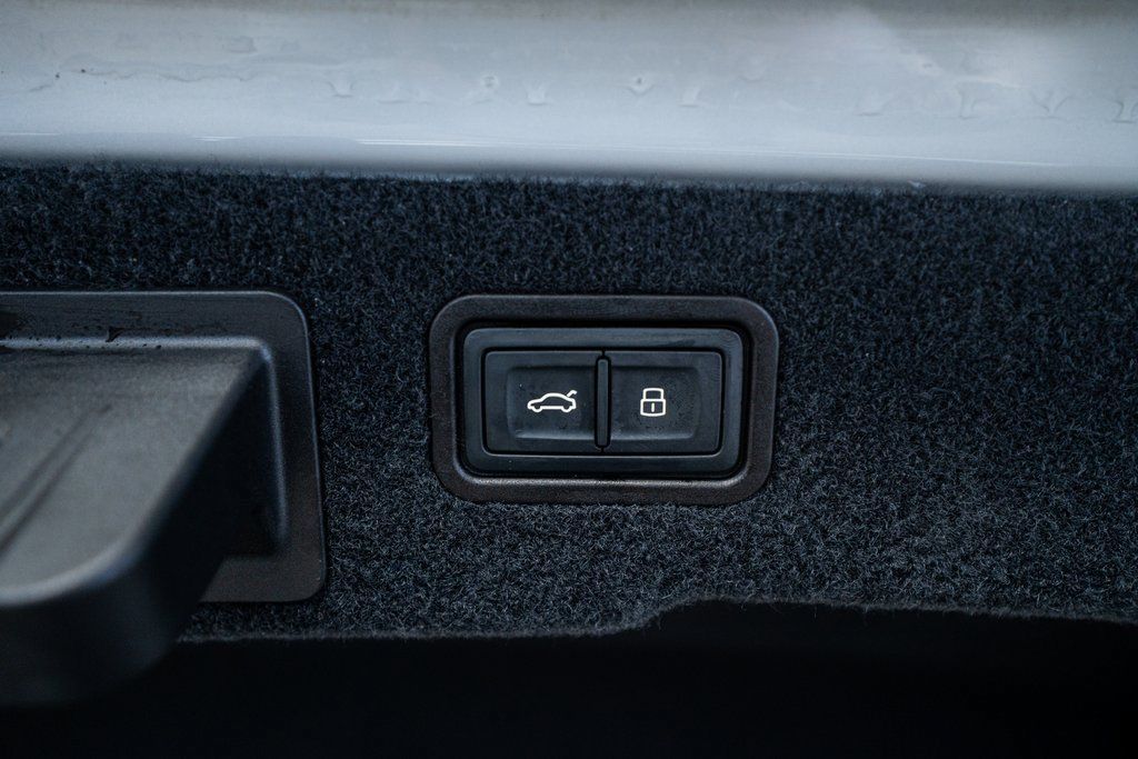 Used 2023 Audi S8 AWD/4WD image 62