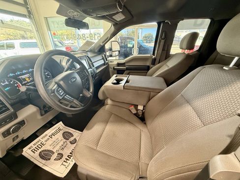 Used 2019 Ford F250 XLT w/ XLT Premium Package RWD image 16