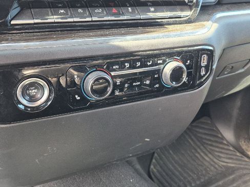 Used 2024 Chevrolet Silverado 1500 LT image 9