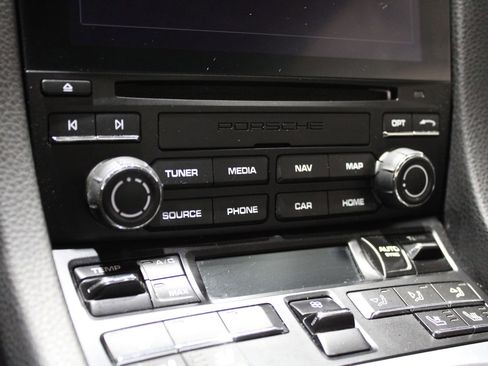 Used 2019 Porsche 718 Cayman image 28