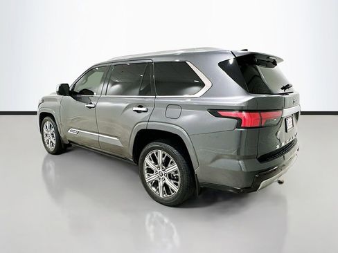 Used 2023 Toyota Sequoia Capstone AWD/4WD image 5