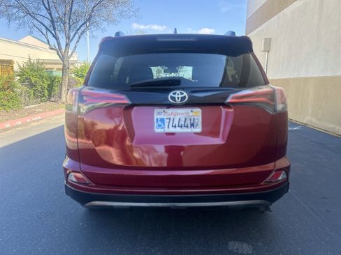 Used 2018 Toyota RAV4 Adventure image 12