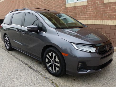 Used 2025 Honda Odyssey EX-L image 12