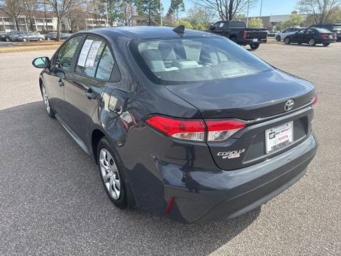 Used 2025 Toyota Corolla LE image 3