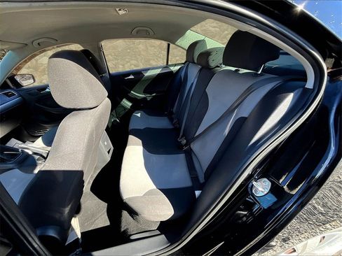 Used 2017 Volkswagen Jetta S image 21