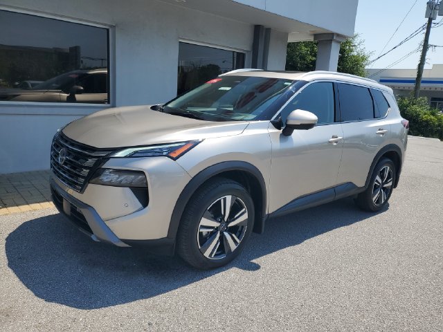 Certified 2025 Nissan Rogue SL w/ SL Premium Package FWD image 13