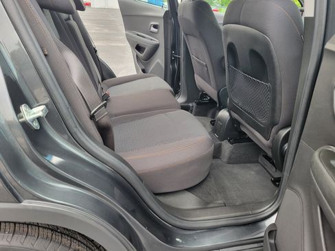 Used 2019 Chevrolet Trax LS FWD image 27