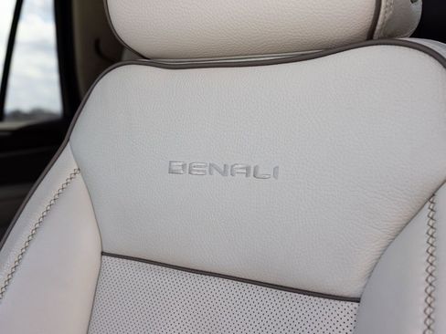 Used 2021 GMC Yukon Denali w/ Denali Ultimate Package image 26