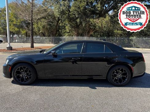 Used 2020 Chrysler 300 S image 8