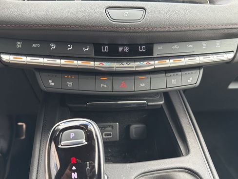 Used 2023 Cadillac XT4 Sport image 33