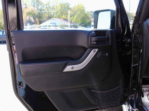 Used 2015 Jeep Wrangler Unlimited Sport image 10