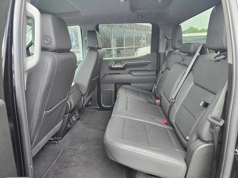 Used 2025 GMC Sierra 1500 SLT AWD/4WD image 12