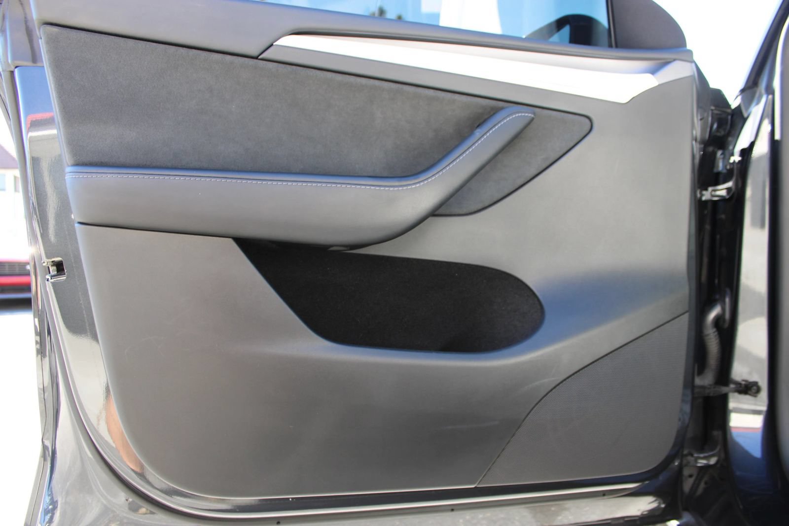 Used 2024 Tesla Model Y 2WD image 8