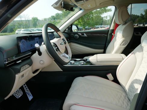 New 2025 Genesis GV80 3.5T e-SC image 4