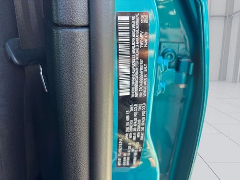 Used 2021 Jeep Renegade Latitude w/ Sun & Sound Group image 32