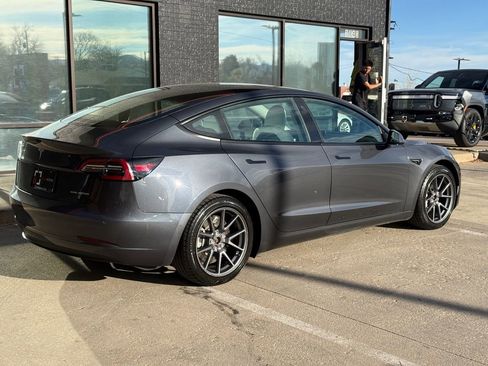 Used 2021 Tesla Model 3 Long Range image 13