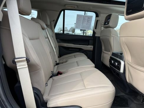 Certified 2023 Ford Expedition XLT image 17