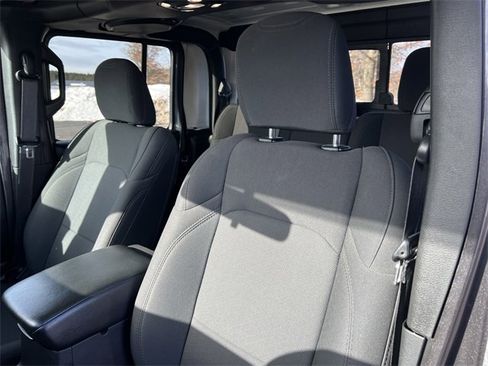 Certified 2022 Jeep Gladiator Willys image 14
