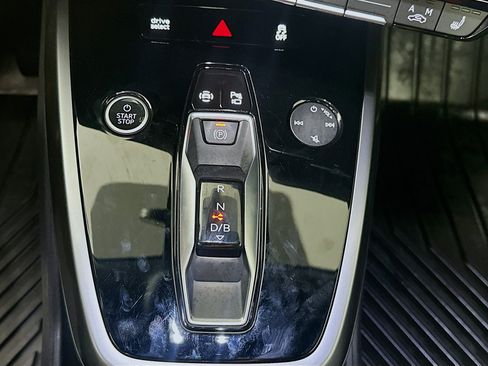 Used 2024 Audi Q4 e-tron Prestige AWD/4WD image 24