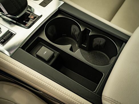 Used 2023 Jaguar F-PACE S image 36