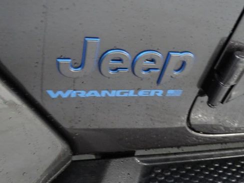 Certified 2025 Jeep Wrangler Sahara 4xe image 24