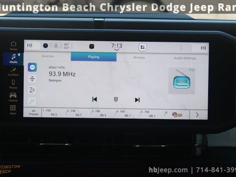 Used 2024 Jeep Wrangler Unlimited image 19